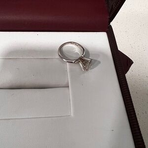 Diamond engagement ring